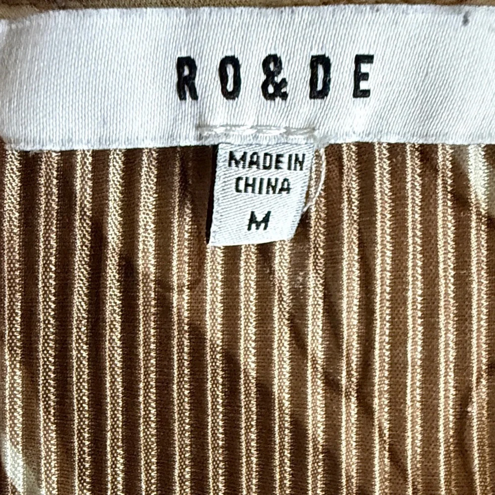 RO & DE Beige & White Swirl Lace-Up Short Sleeve Blouse Size Medium - Picture 2 of 5
